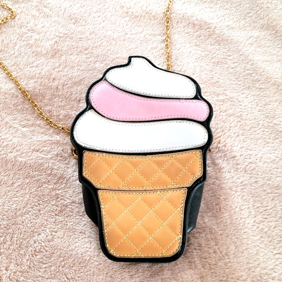 NWOT Icecream Cone Mini Handbag - Picture 2 of 15